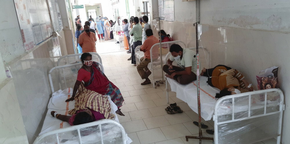 Przez indyjski stan Andhra Pradesh przechodzi epidemia nieznanej choroby lub, jak przekonują politycy opozycji, problemem jest ukrywane przez władze skażenie