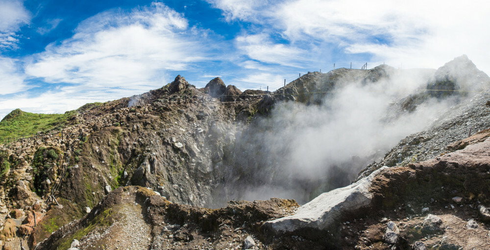 Wyziewy z krateru La Soufrière