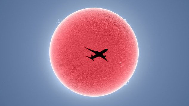 Zdjęcie szybko zyskało popularność w mediach społecznościowych (fot. Instagram/  cosmic_background)