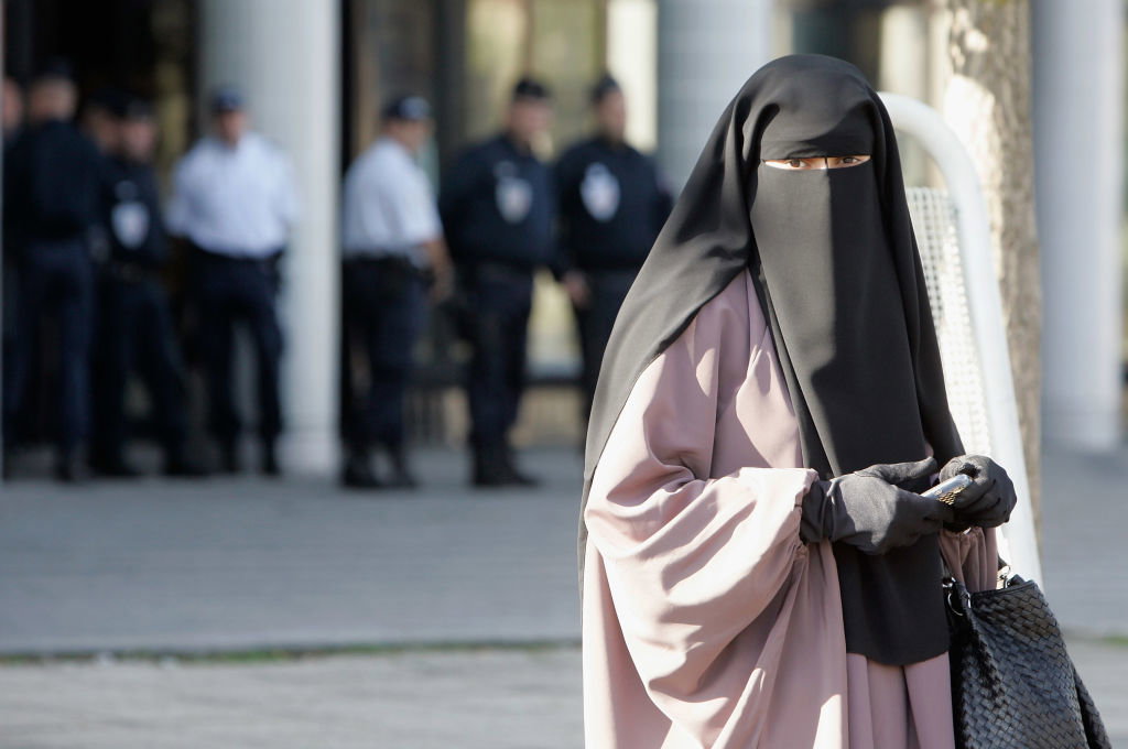 Za zakazem całkowitego zasłaniania twarzy opowiedziała się ponad połowa glosujących (fot. Getty Images)