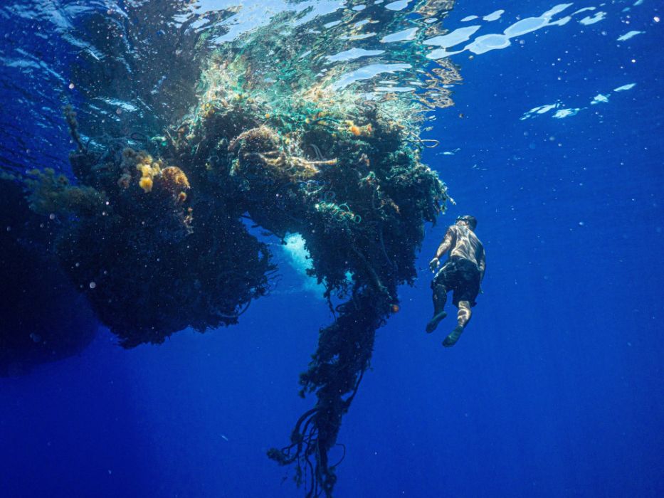 Ocean jak wielki zlew dla mikroplastiku. Miliony ton opadły na dno