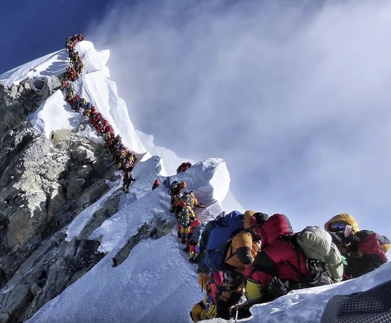 Na Mount Everest jest taki tłok, że ludzie umierają w kolejkach
