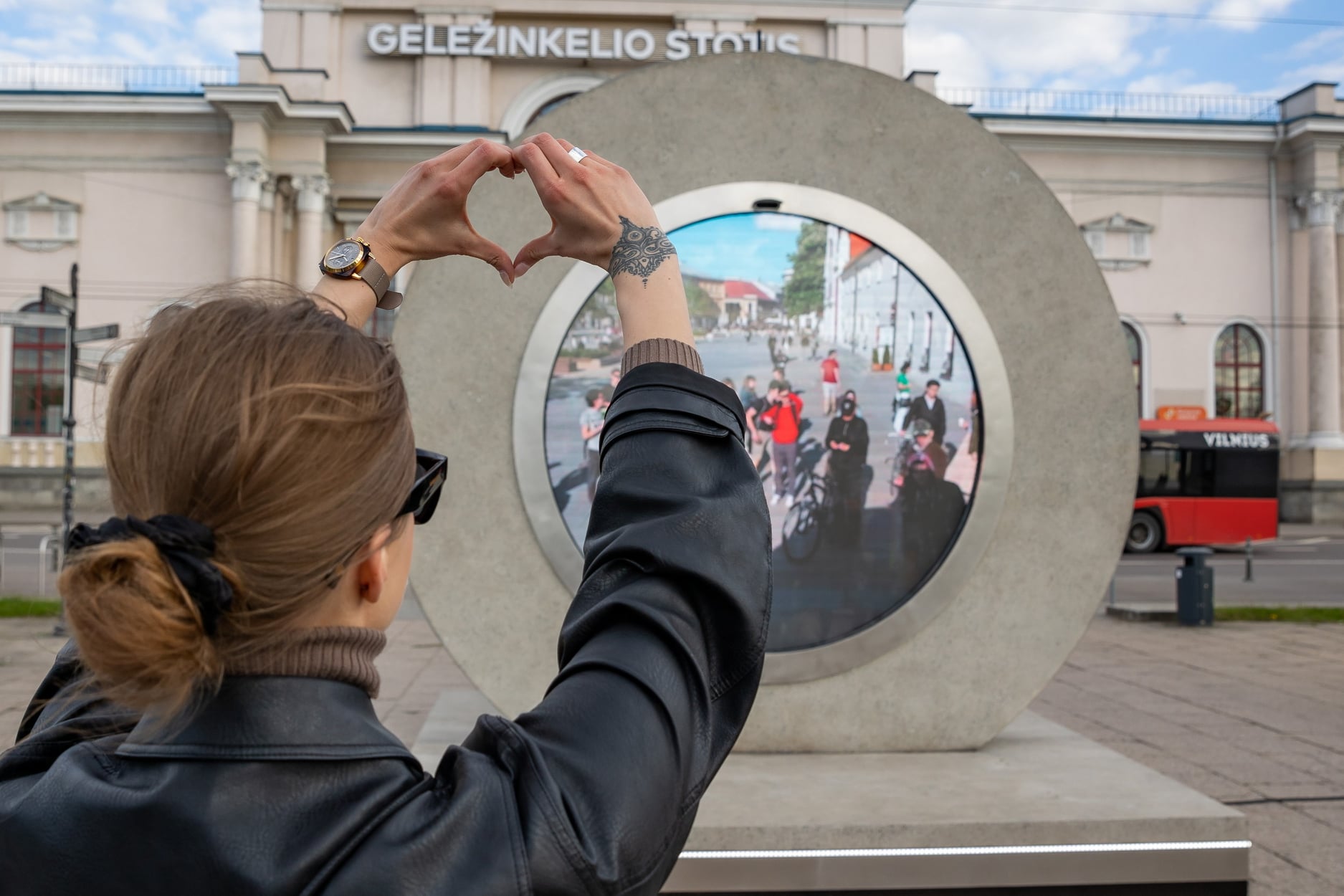 Portal w czasie rzeczywistym przesyła obraz do miasta partnerskiego, co pozwala na interakcję na żywo między mieszkańcami Lublina i Wilna (fot. GO Vilnius)