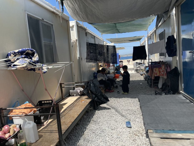 oboz-dla-uchodzcow-na-lesbos8-d48870c