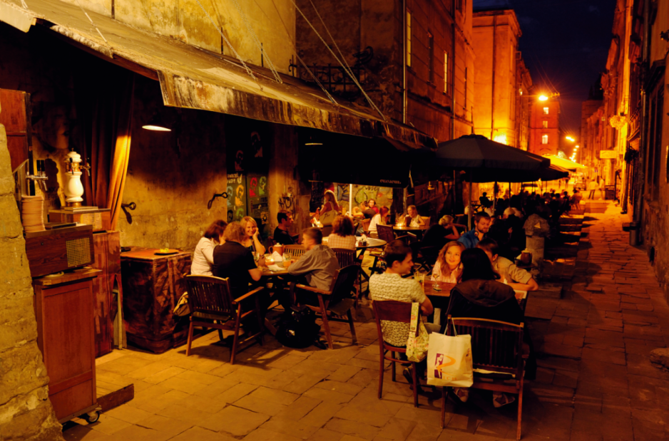 Café Dzyga  to popularne miejsce wśród artystycznego światka Lwowa.