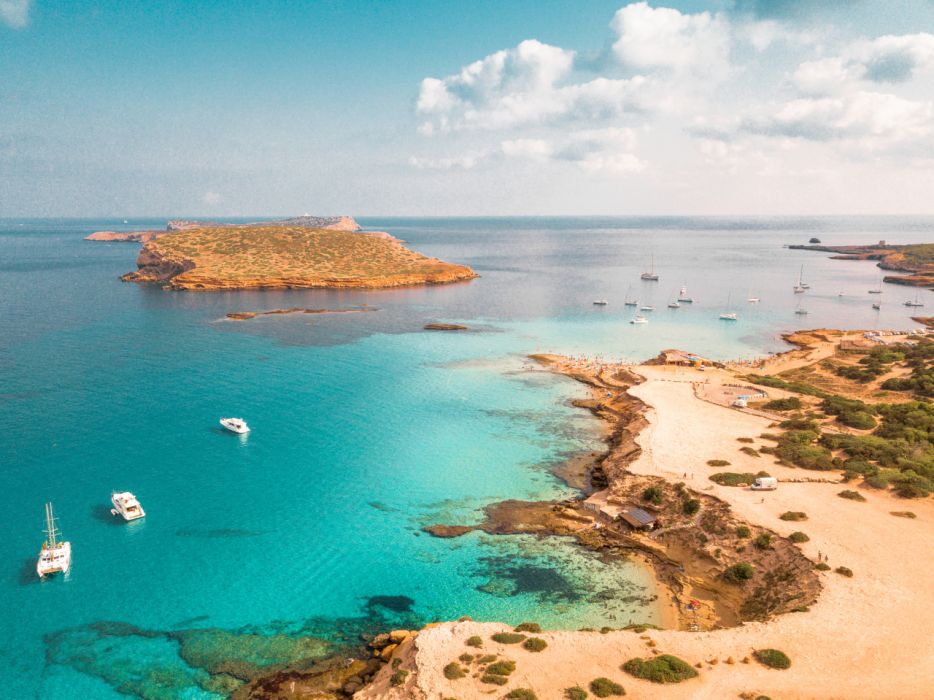 Koniec z wakacjami na Ibizie? Wyspa straci ponad połowę plaż