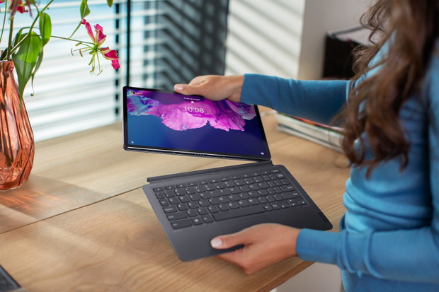 Sprawdzamy, który tablet radzi sobie lepiej z wyzwaniami w pracy i podróży