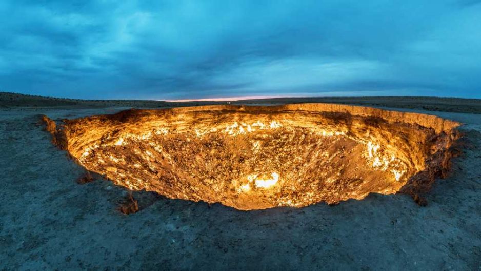 Tu znajdziesz gmachy jak z kosmosu i wrota do piekła. Turkmenistan, czyli podróż do jądra dziwności
