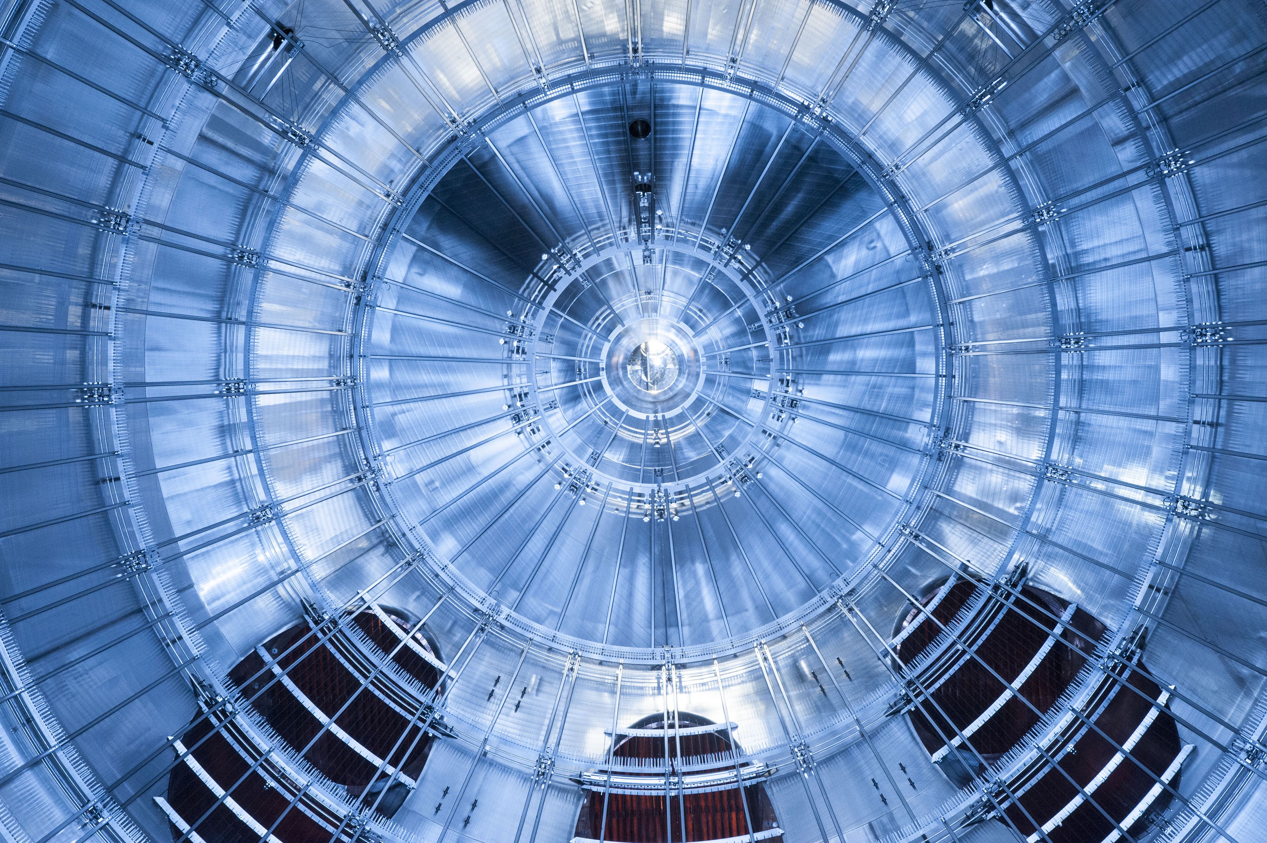 Ile waży neutrino? Naukowcy w końcu zważyli najlżejszą cząstkę elementarną znaną fizyce (fot. Markus Breig, KIT)