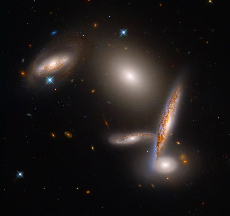 Kosmiczny Teleskop Hubble’a działa już od 32 lat. Jakie odkrycia mu zawdzięczamy? Jaki teleskop ma go zastąpić? (fot. NASA, ESA, STScI)