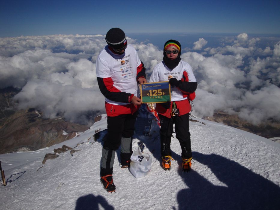Elbrus_Expedition_2013_flaga_NG