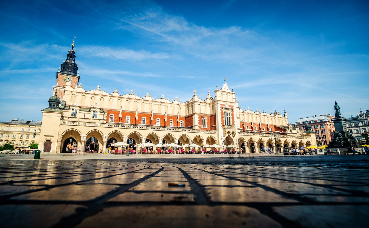 Praca w Krakowie - jak bezpiecznie szukać zatrudnienia?