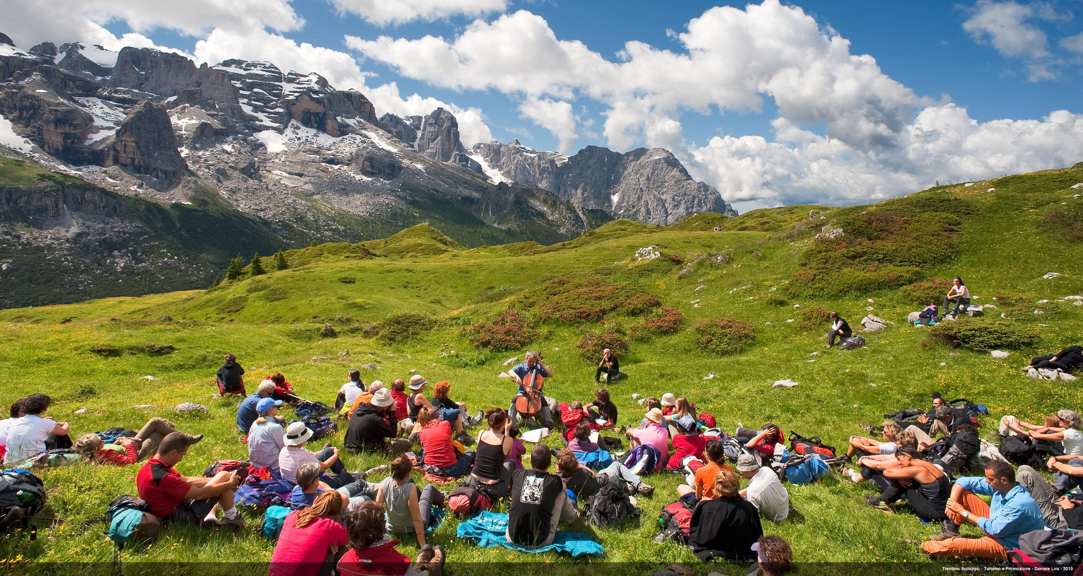 Do Trentino wraca festiwal Sounds of Dolomites. Plenerowe koncerty od rana do nocy