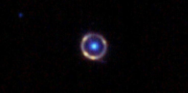 Teleskop Webba zrobił zdjęcie pierścienia Einsteina. Dzieli go od Ziemi aż 12 mld lat świetlnych (fot. NASA via Reddit)