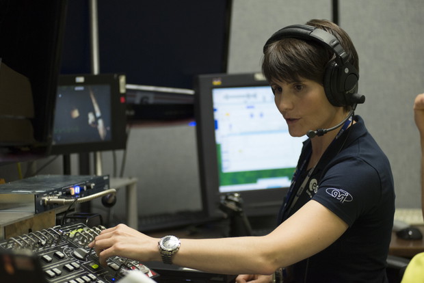 Samantha Cristoforetti w trakcie naziemnego treningu do pracy z robotycznymi manipulatorami.