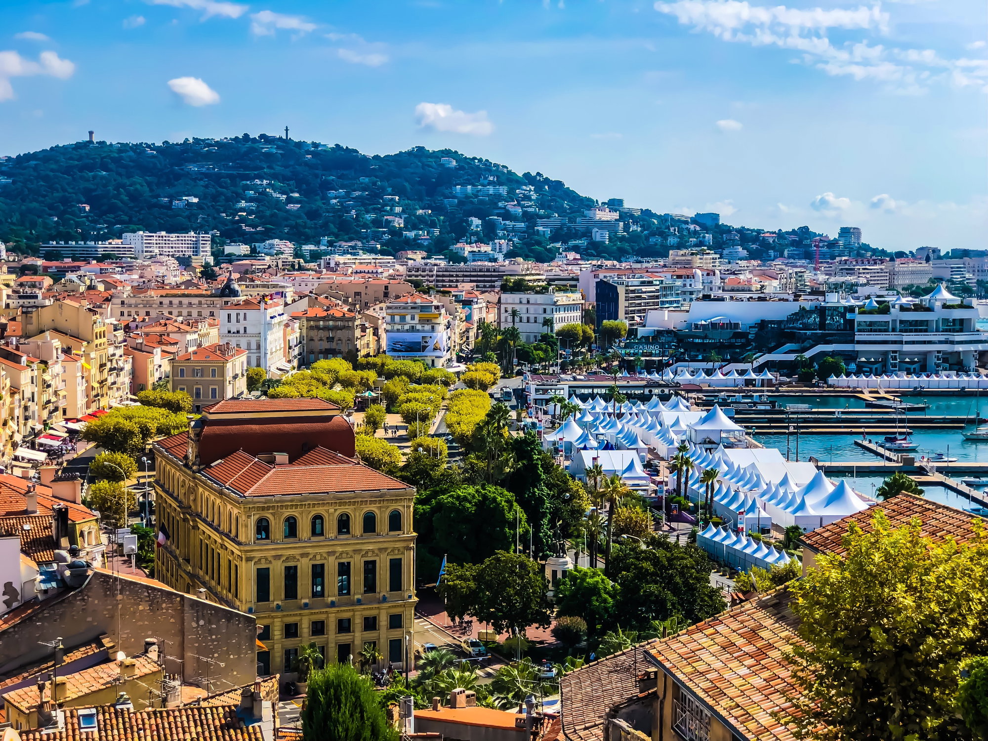 Kiedyś rybacka wioska, dzisiaj stolica światowego kina. Czym zachwyca Cannes?