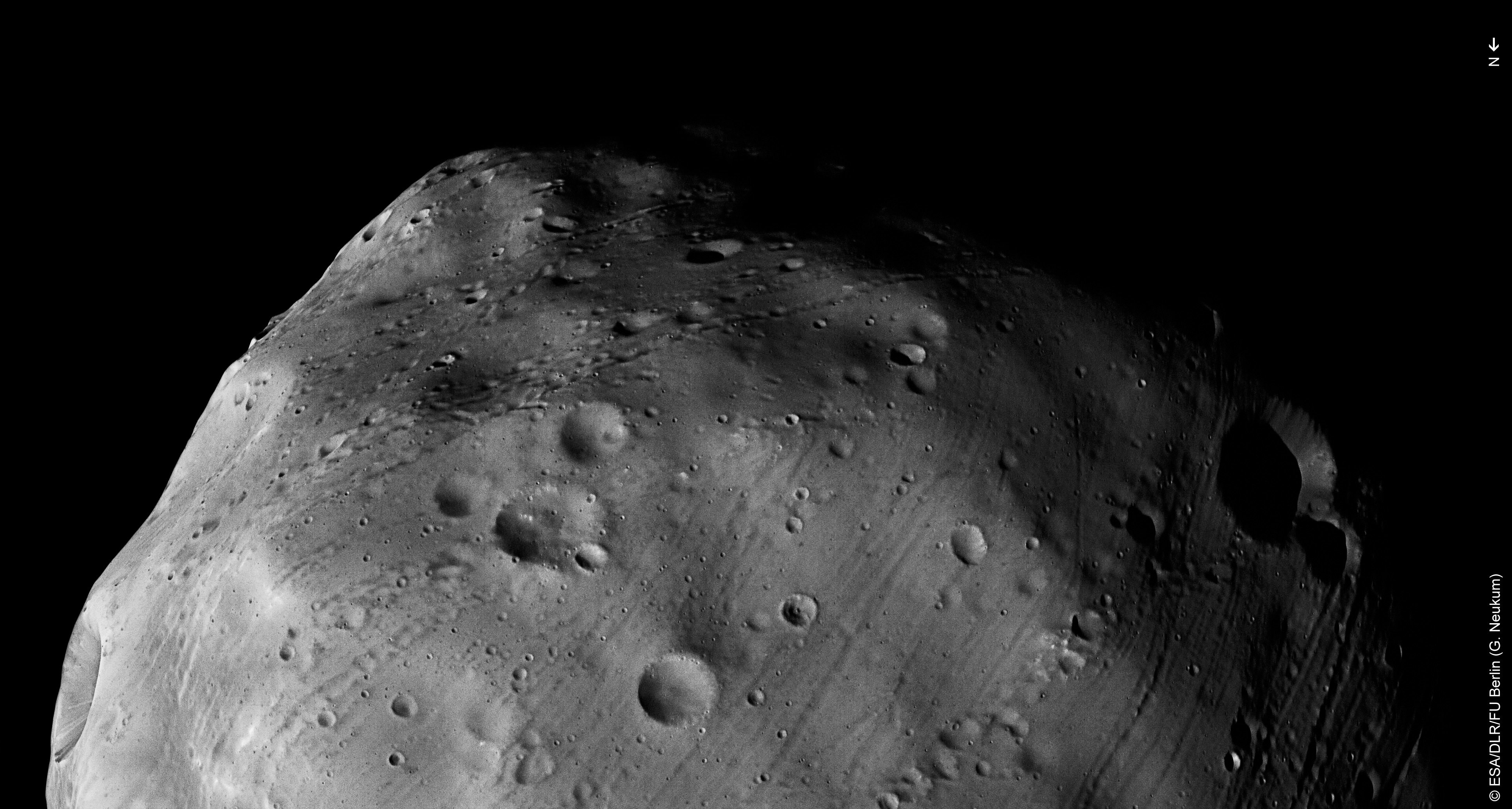 Wiekowa sonda Mars Express przesłała zachwycające zdjęcia Fobosa. Ten księżyc kiedyś zderzy się z Marsem (fot. ESA/DLR/FU Berlin (G. Neukum), CC BY-SA 3.0 IGO)