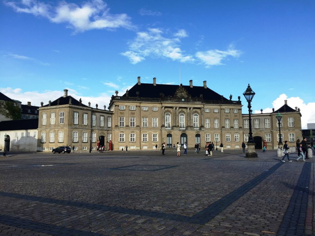 palac-amalienborg-w-kopenhadze-5835597