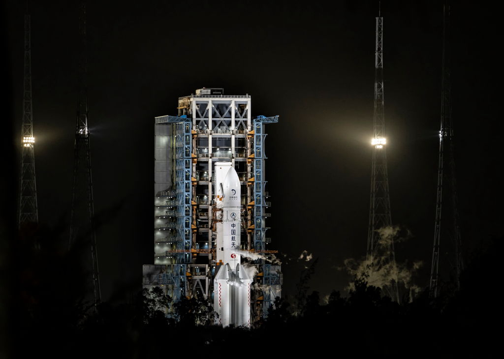 Chińczycy pokazują nowy lądownik księżycowy i plany bazy lunarnej. Rozpoczął się nowy wyścig kosmiczny (fot. Feature China/Future Publishing via Getty Images)