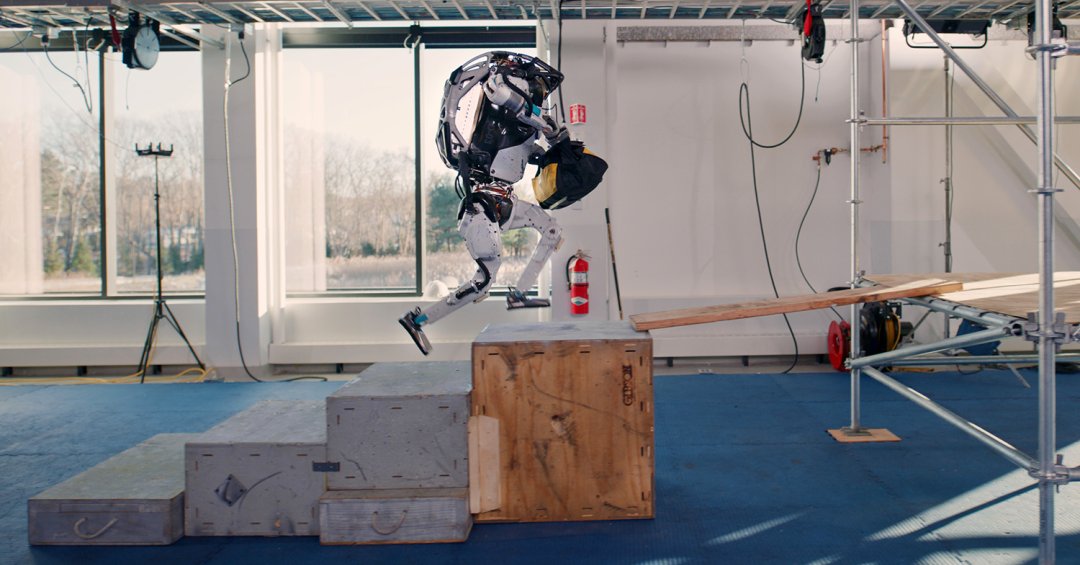 Robot Atlas robi fikołki. Jak firma Boston Dynamics tworzy mechanicznego człowieka i co chce osiągnąć? (fot. Boston Dynamics)