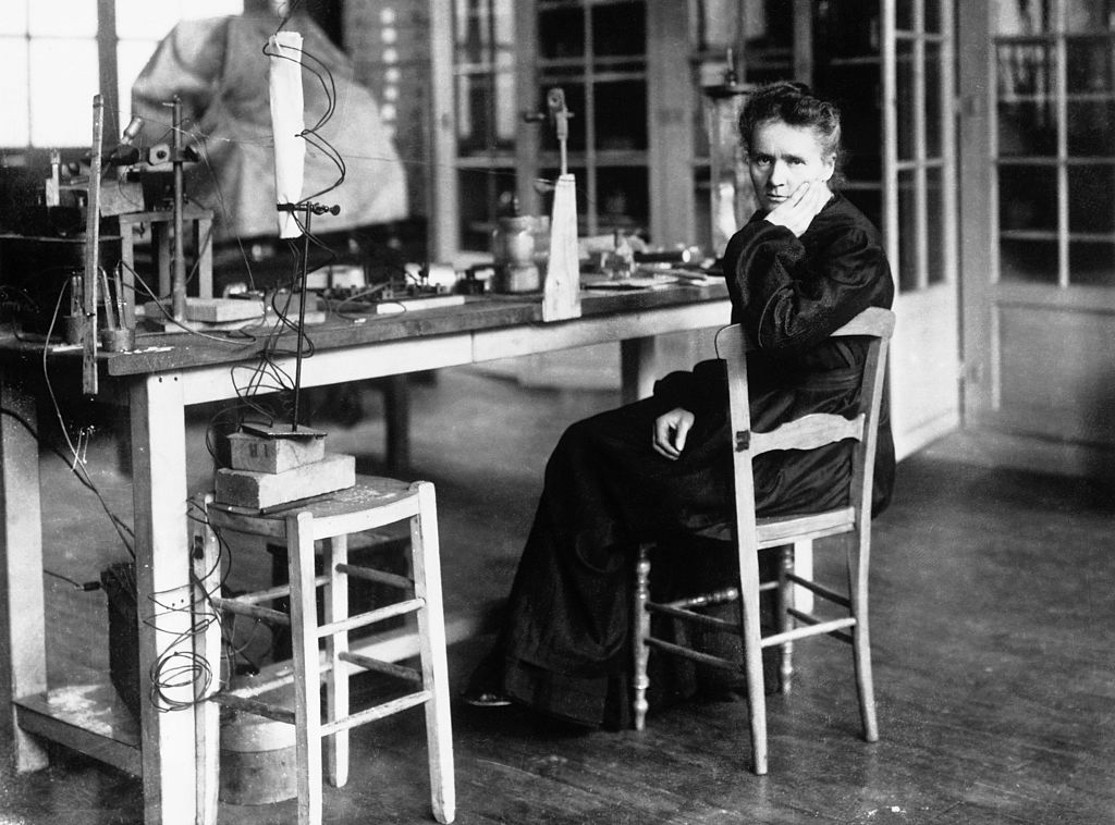 Maria Skłodowska-Curie – ciekawostki o najwybitniejszej polskiej naukowczyni. Zawsze była pierwsza (fot. Hulton-Deutsch Collection/CORBIS/Corbis via Getty Images)