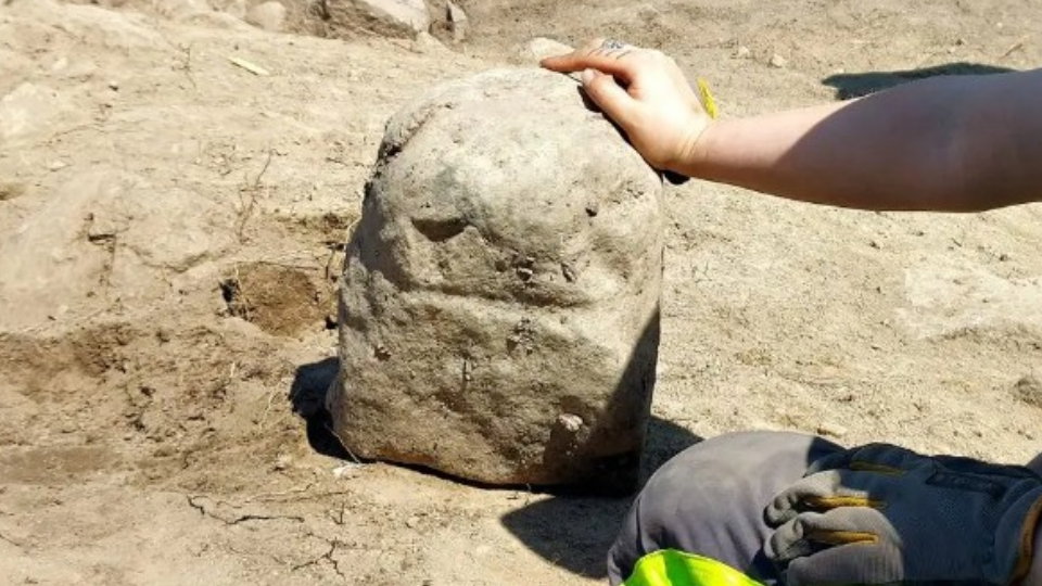W Szwecji znaleziono falliczny kamień z czasów wikingów. Kogo czcił?