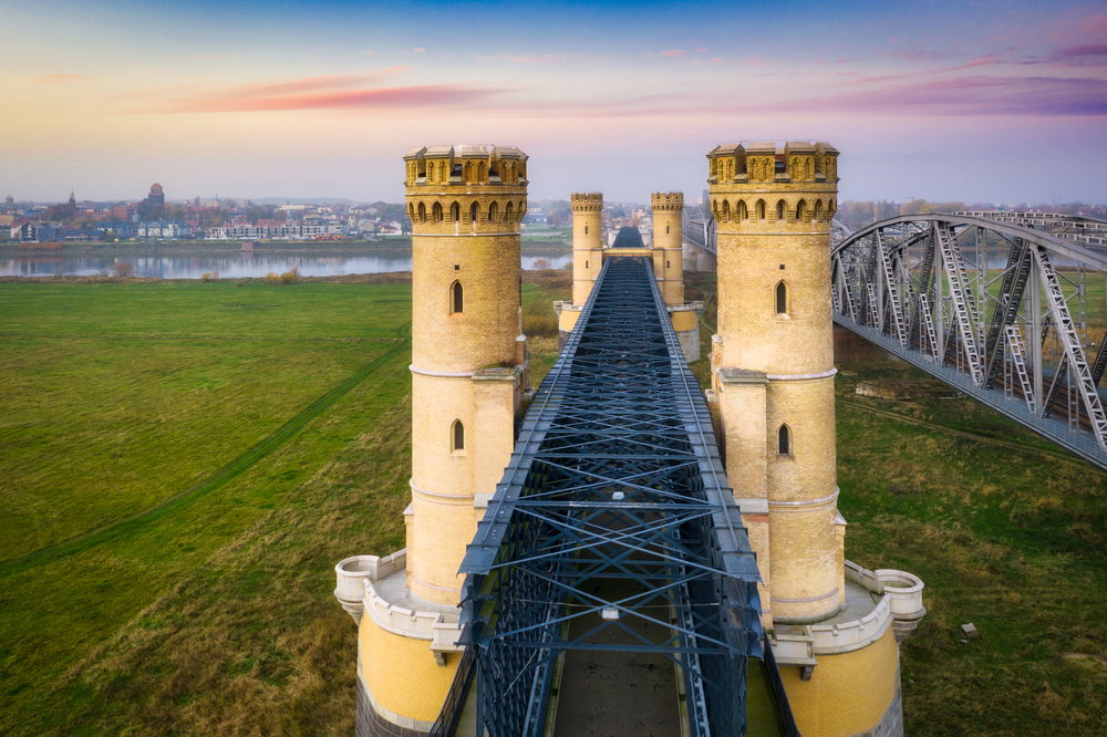 Najpiękniejsze mosty w Polsce – ile z nich zostało? (fot. 1852803700, Patryk Kosmider, via Shutterstock)