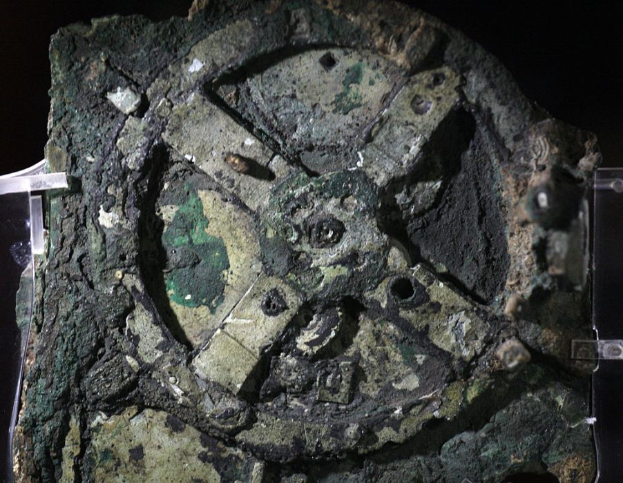 Mechanizm z Antykithiry to zadziwiający starożytny „komputer”. Czy odnaleźliśmy już wszystkie jego części? (fot.  Fine Art Images/Heritage Images/Getty Images)