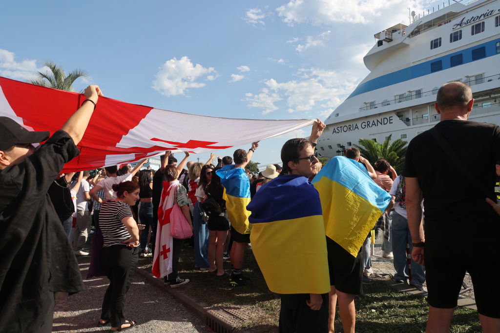Tak Gruzini „powitali” rosyjskich turystów w Batumi. Długo tego nie zapomną