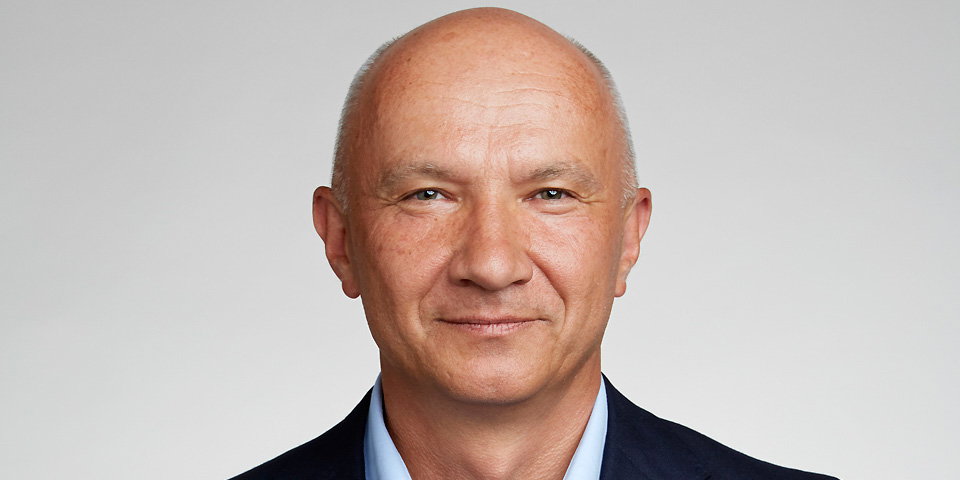 Polski profesor i specjalista kryptologii kwantowej dostał prestiżową nagrodę. Kim jest Artur Ekert? (fot. The Royal Society, Wikimedia Commons, CC-BY-SA-4.0)