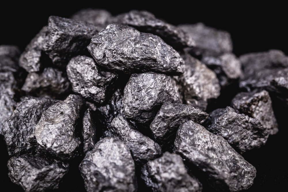 Chińczycy znaleźli w Mongolii nieznany minerał. Można z niego produkować baterie działające przez 30 lat (fot. Shutterstock)