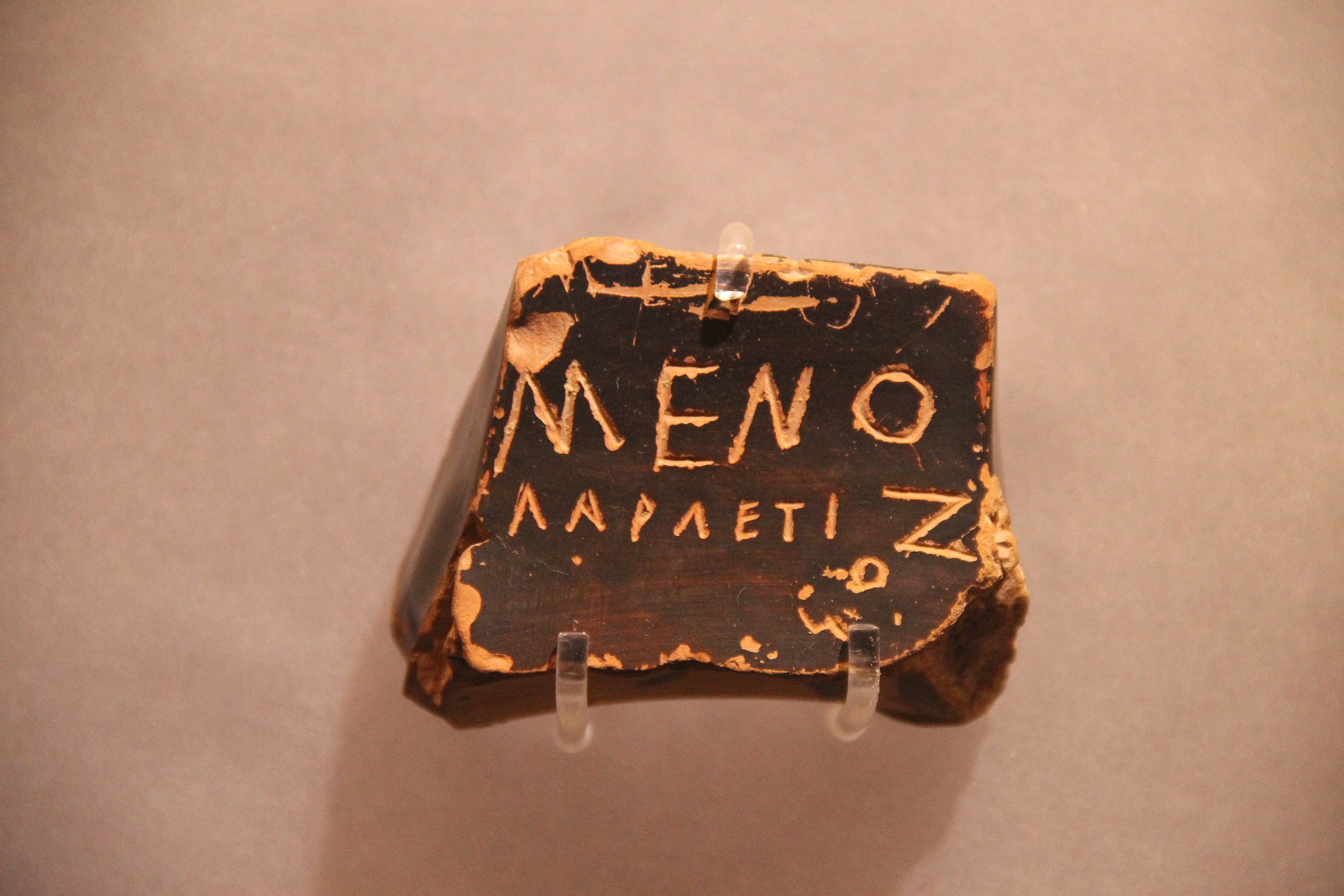 Ostrakon – do czego służył w starożytności? (fot. Gary Todd from Xinzheng, China, Wikimedia Commons, CC-Zero)