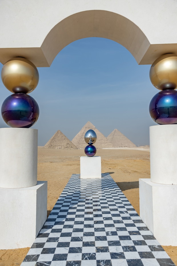 Kolejna piramida stanęła na Płaskowyżu Giza w Egipcie. To jedna z wielu niezwykłych instalacji na pustyni GALERIA