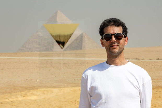 Kolejna piramida stanęła na Płaskowyżu Giza w Egipcie. To jedna z wielu niezwykłych instalacji na pustyni GALERIA