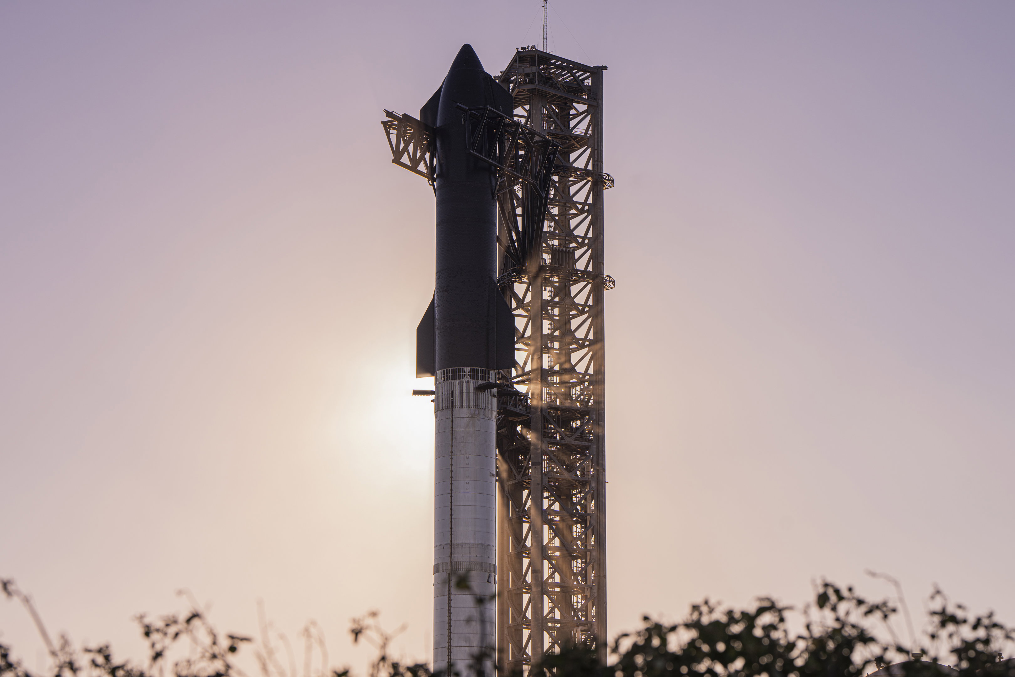 Starship to największa rakieta na świecie. Czy jej drugi testowy lot okaże się sukcesem? (fot. SpaceX )