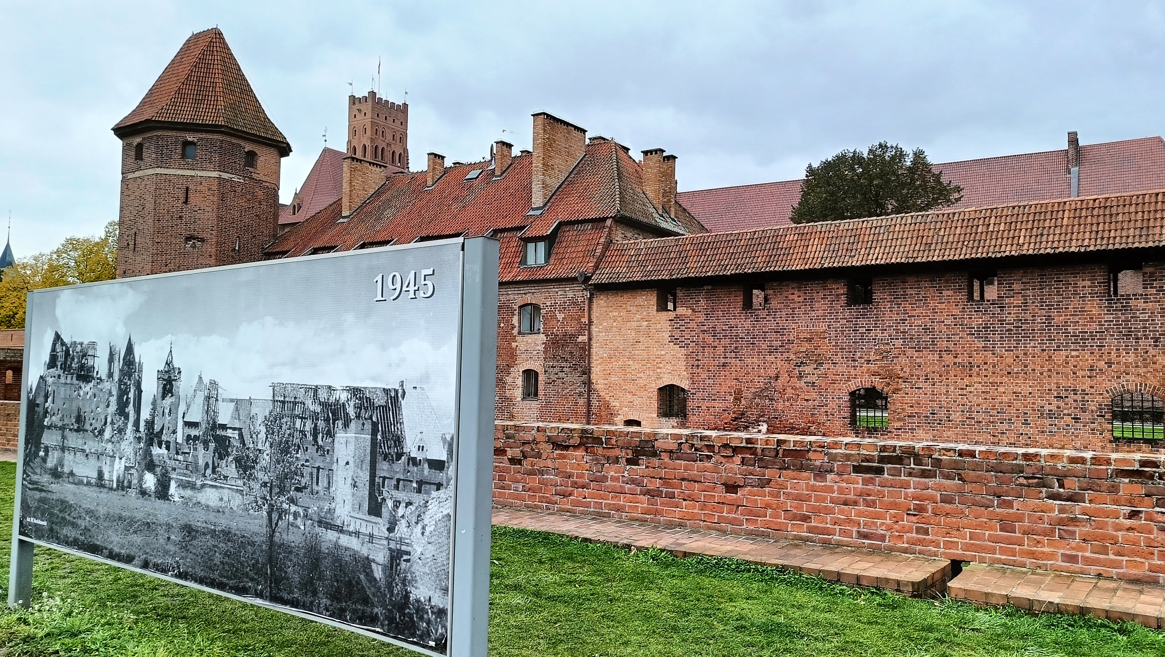 Jedna trzecia polskich zamków to ruiny. Historia nie była dla nich łaskawa