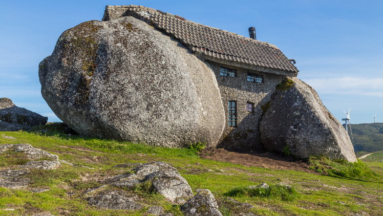 Casa do Penedo