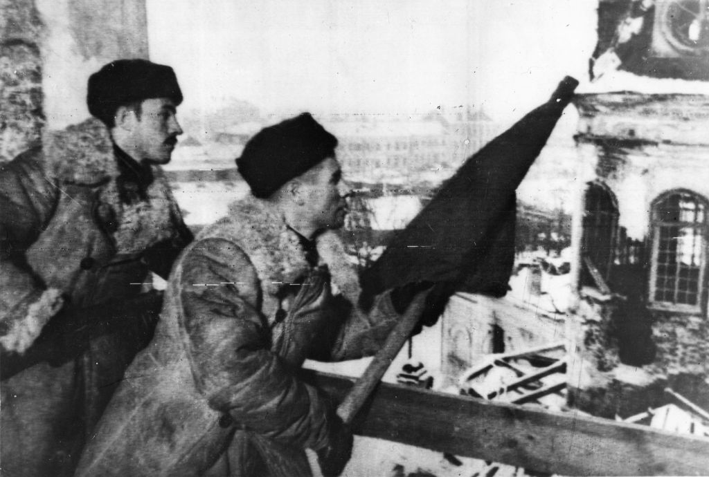 Toczyli bitwy z armią Piłsudskiego i rozstrzeliwali polskich oficerów. Uwielbiał ich Lenin.