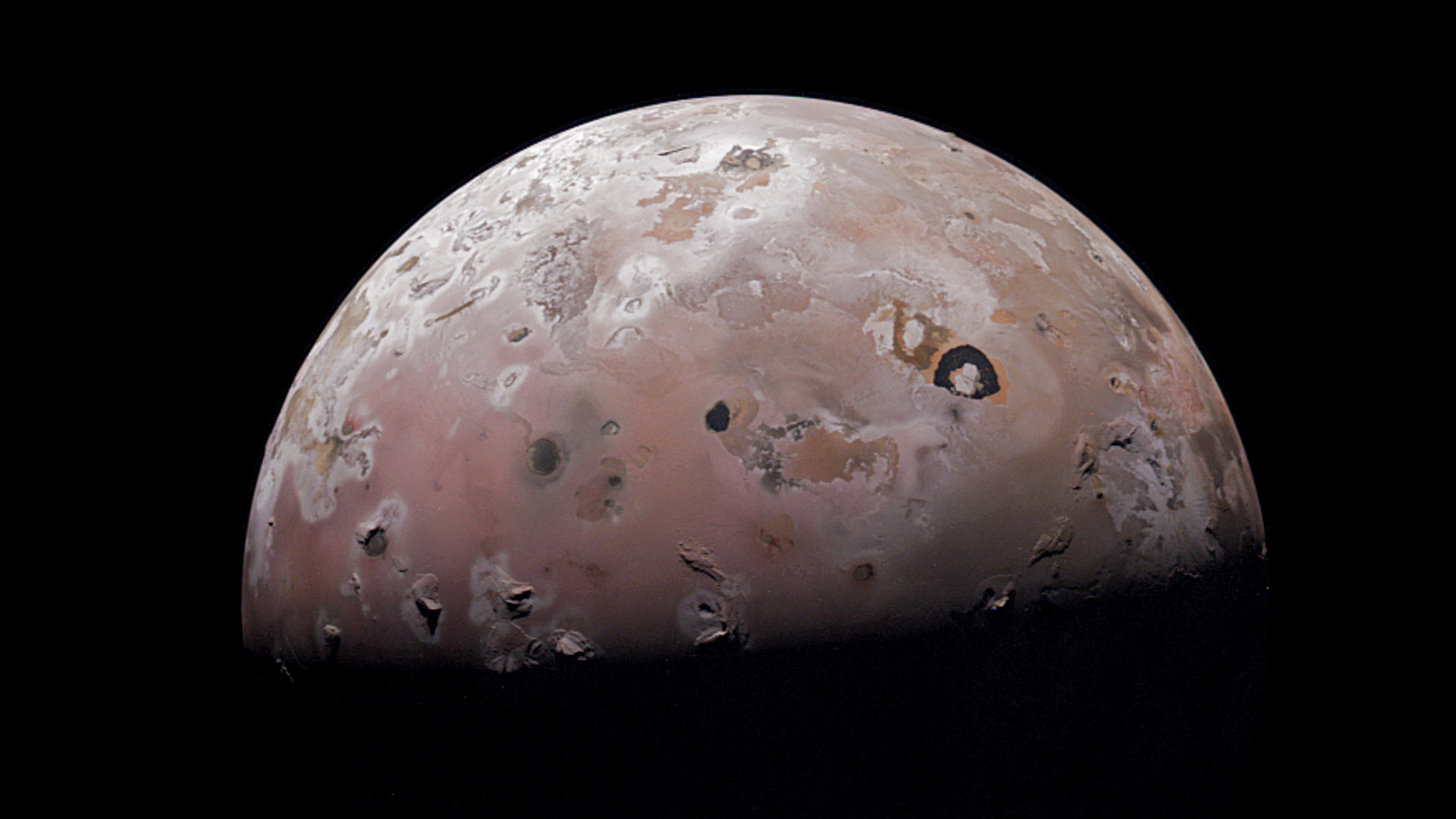 Księżyc Jowisza na celowniku sondy Juno. Satelita przesłał zachwycające zdjęcia wulkanicznego świata (fot. NASA / JPL / SwRI / MSSS / Gerald Eichstädt)
