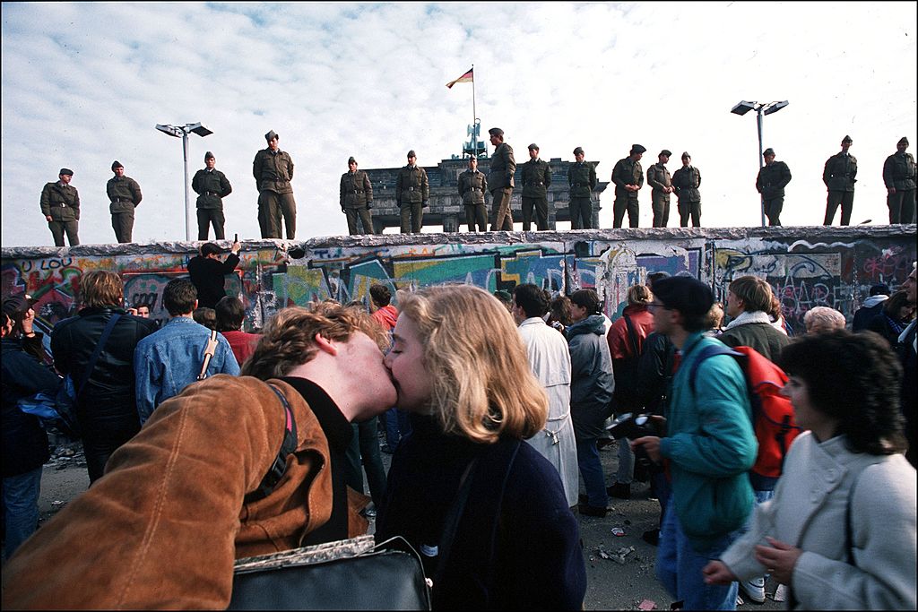 Mur Berliński upadł w 1989 roku