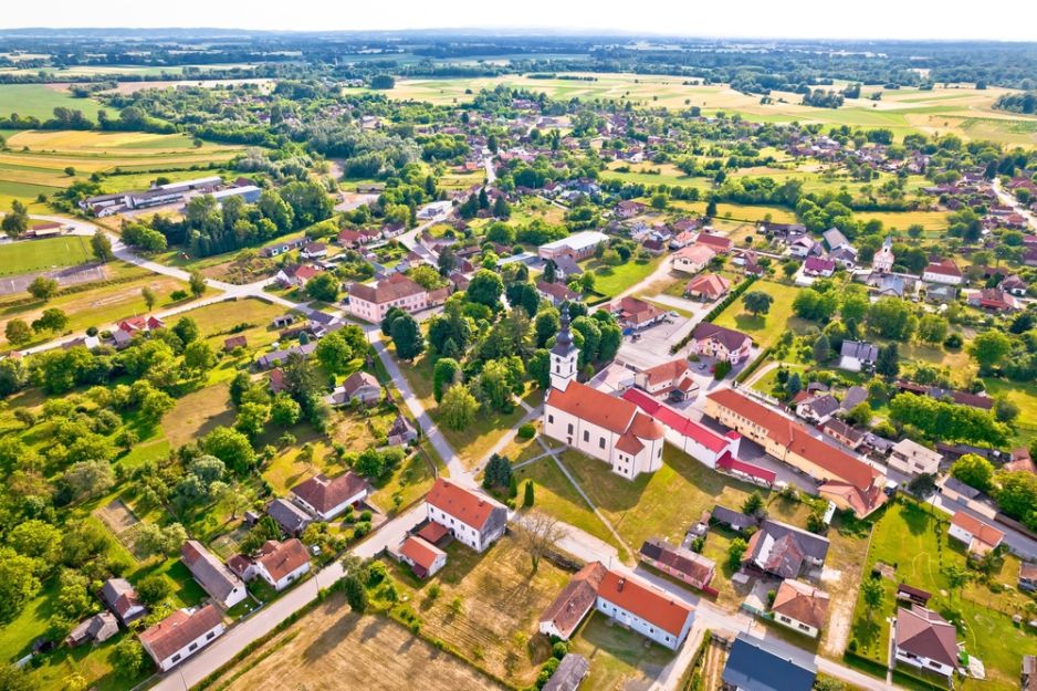 Sprzedają domy za 60 groszy. Tak chcą walczyć z wyludnieniem