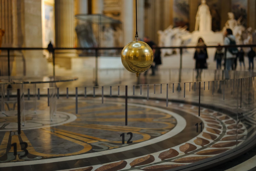 Wahadło Foucaulta: historia, zasada działania i zastosowania (fot. Shutterstock)