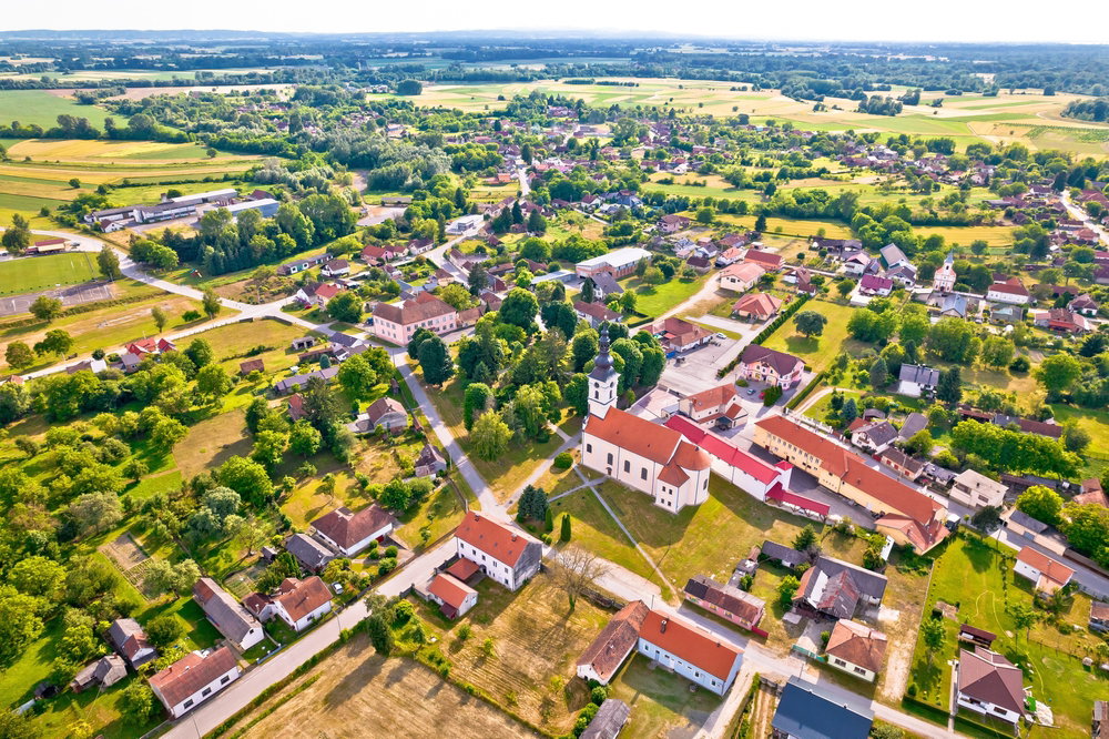Sprzedają domy za 60 groszy. Tak chcą walczyć z wyludnieniem