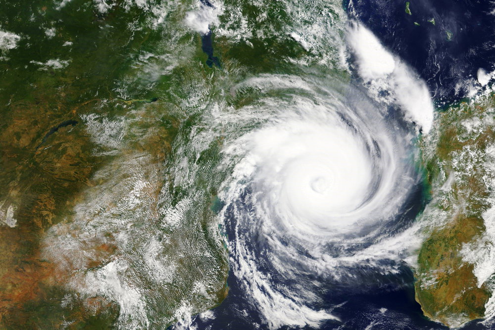 Cyklon tropikalny to jedno z najbardziej niszczycielskich zjawisk atmosferycznych. Jak powstaje? (fot. Shutterstock)