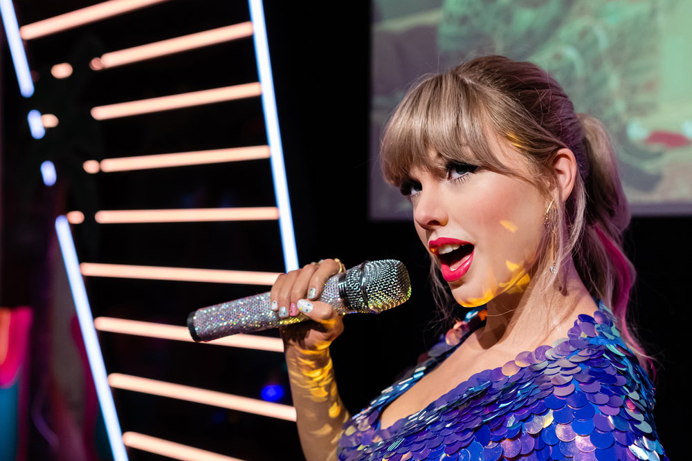 Swiftapokalipsa. Co będzie, jeśli AI zakochają się w Taylor Swift i zastąpią całą muzykę świata coverami w jej stylu?