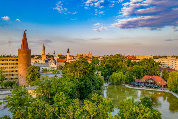 Widok na Wieżę Piastowską i Staw Zamkowy