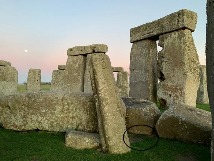 Zaskakujące odkrycie w Stonehenge. „Kamień ołtarzowy” pochodził z bardzo odległego miejsca
