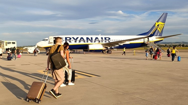 Ryanair tnie liczbę połączeń z Modlina