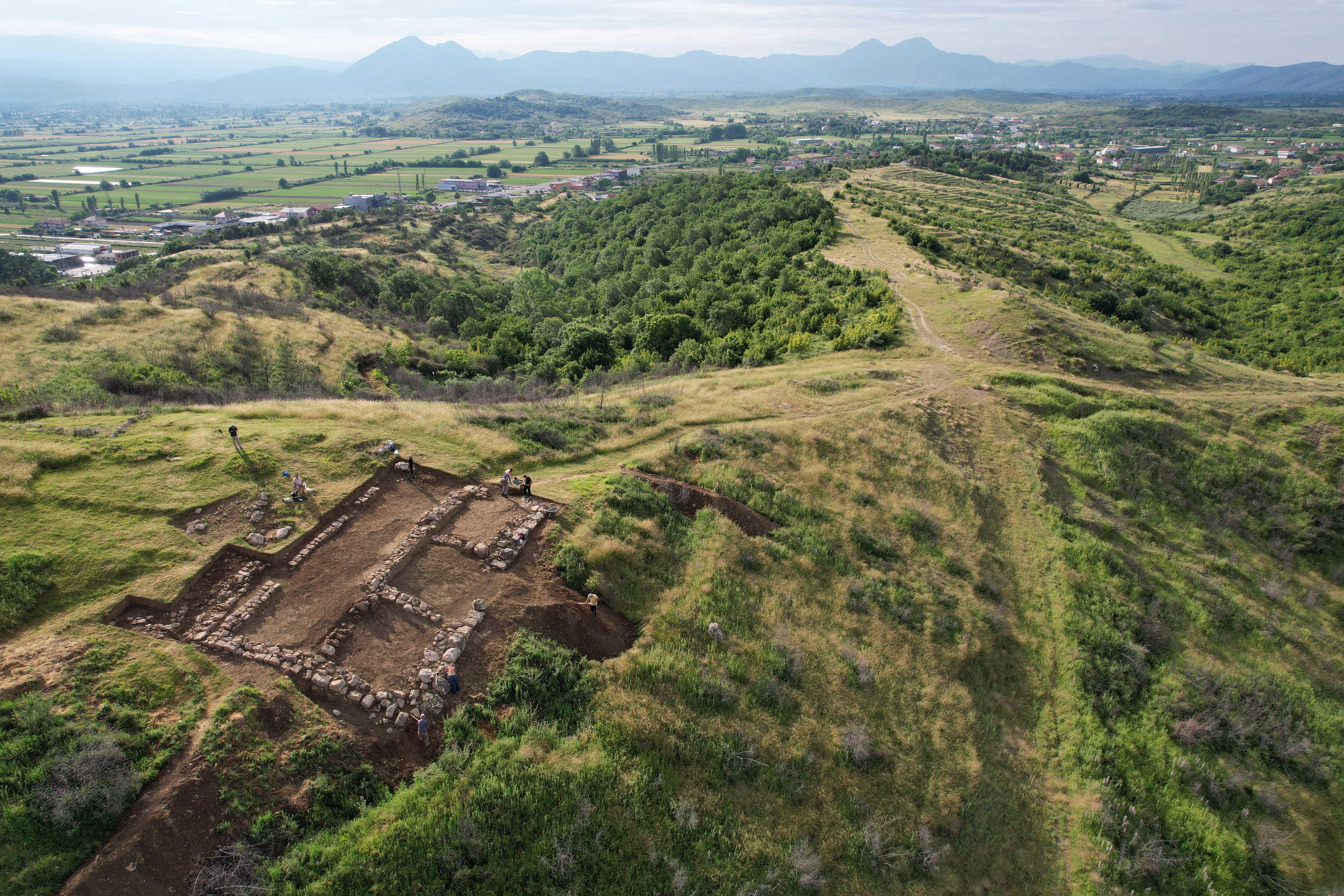 Tutaj odbywały się starożytne uczty ponad 2 tys. lat temu. Odkrycie polskich archeologów w Albanii