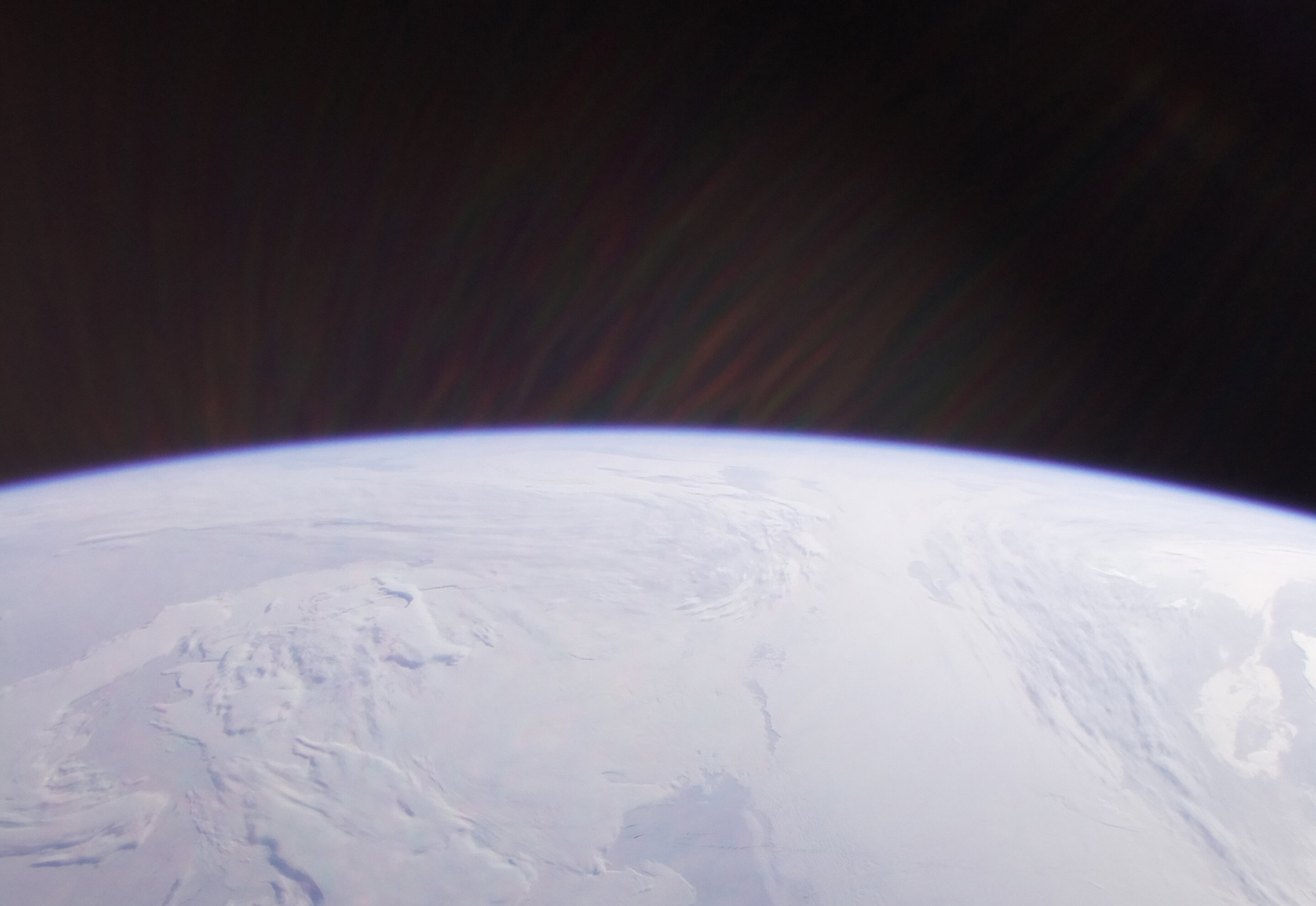 Po raz pierwszy naukowcy zmierzyli pole elektryczne Ziemi. To ono sprawia, że cząsteczki atmosfery uciekają w kosmos / fot. NASA